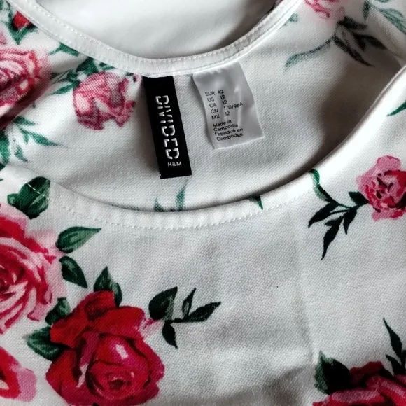 Floral dress by Divided ( H &M ) size 12 - Picture 4 of 6